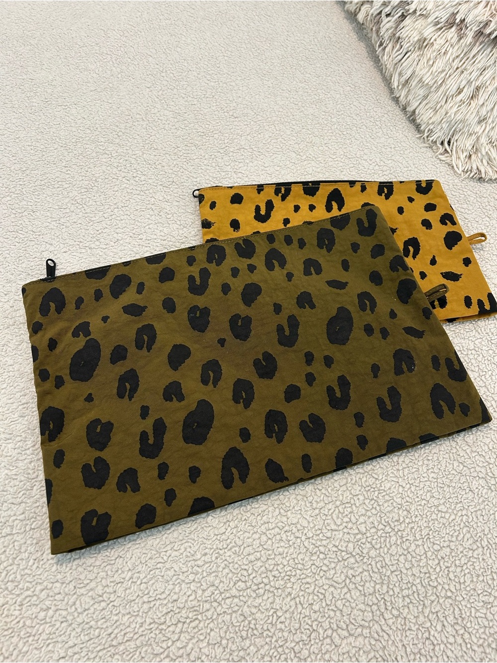 BAGGU Large Pouch in Leopard - Picture 2 of 3